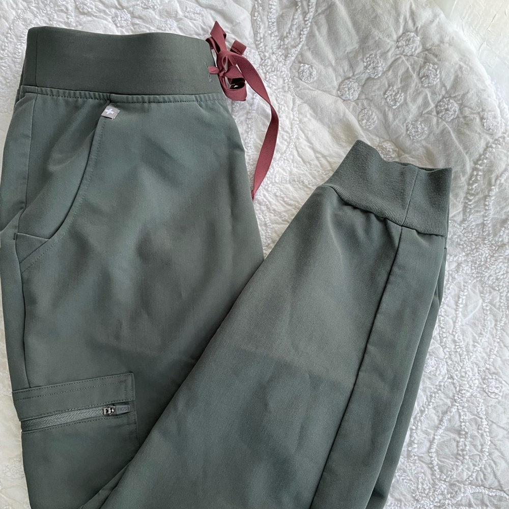 Figs Zamora scrub bottoms in Bonsai, size small